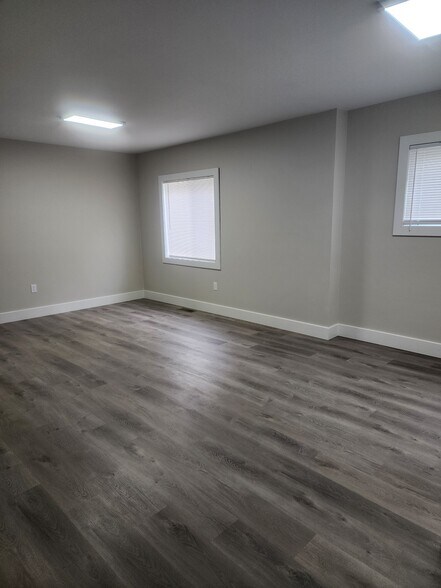 Building Photo - 109 S Warren Ave