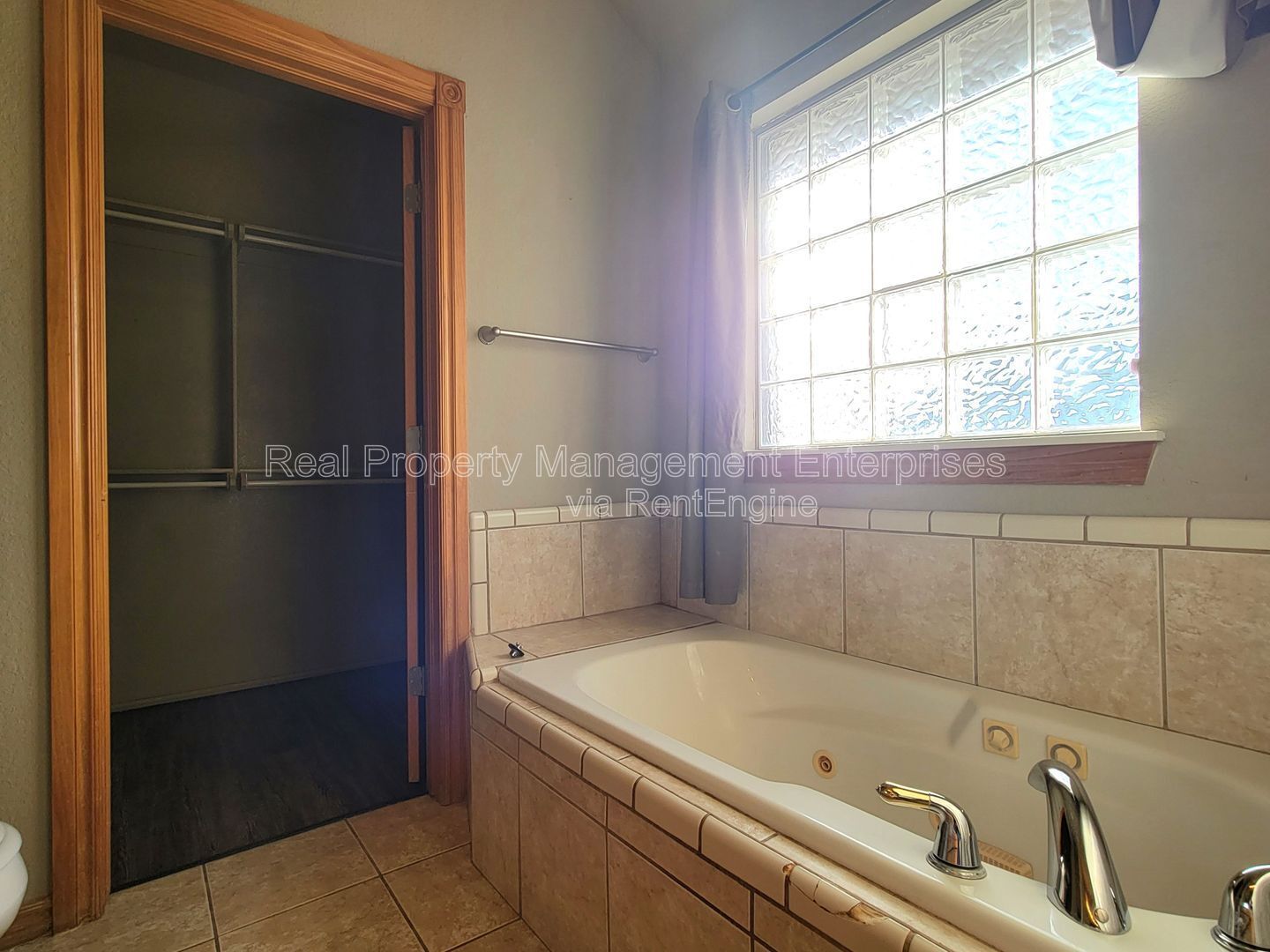 Building Photo - 4701 Castle Bay Cove