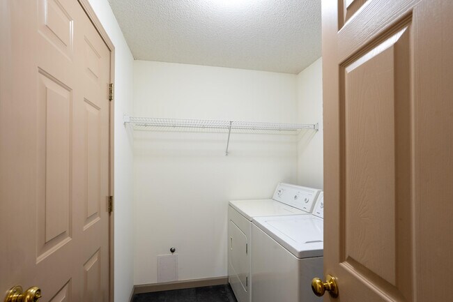 Building Photo - 3258 Wind River Cir