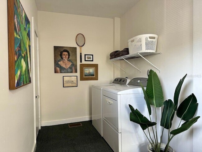 Building Photo - 333 9th Ave N