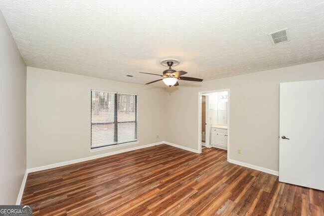 Building Photo - 145 Whitney Way