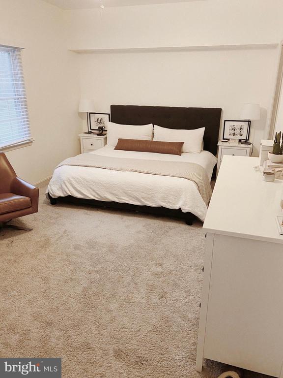 Building Photo - 2709 Summerview Way