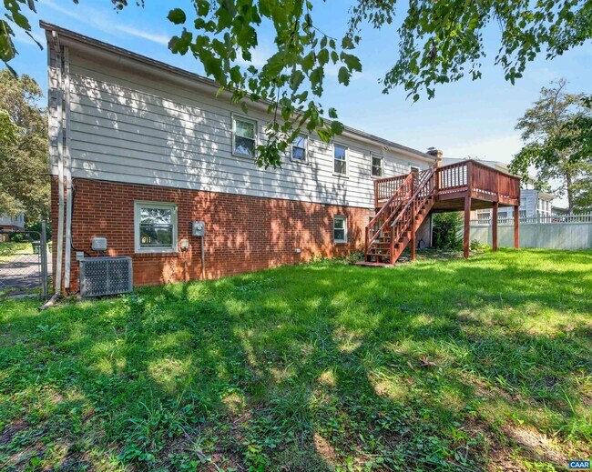 Building Photo - 308 Eastbrook Dr