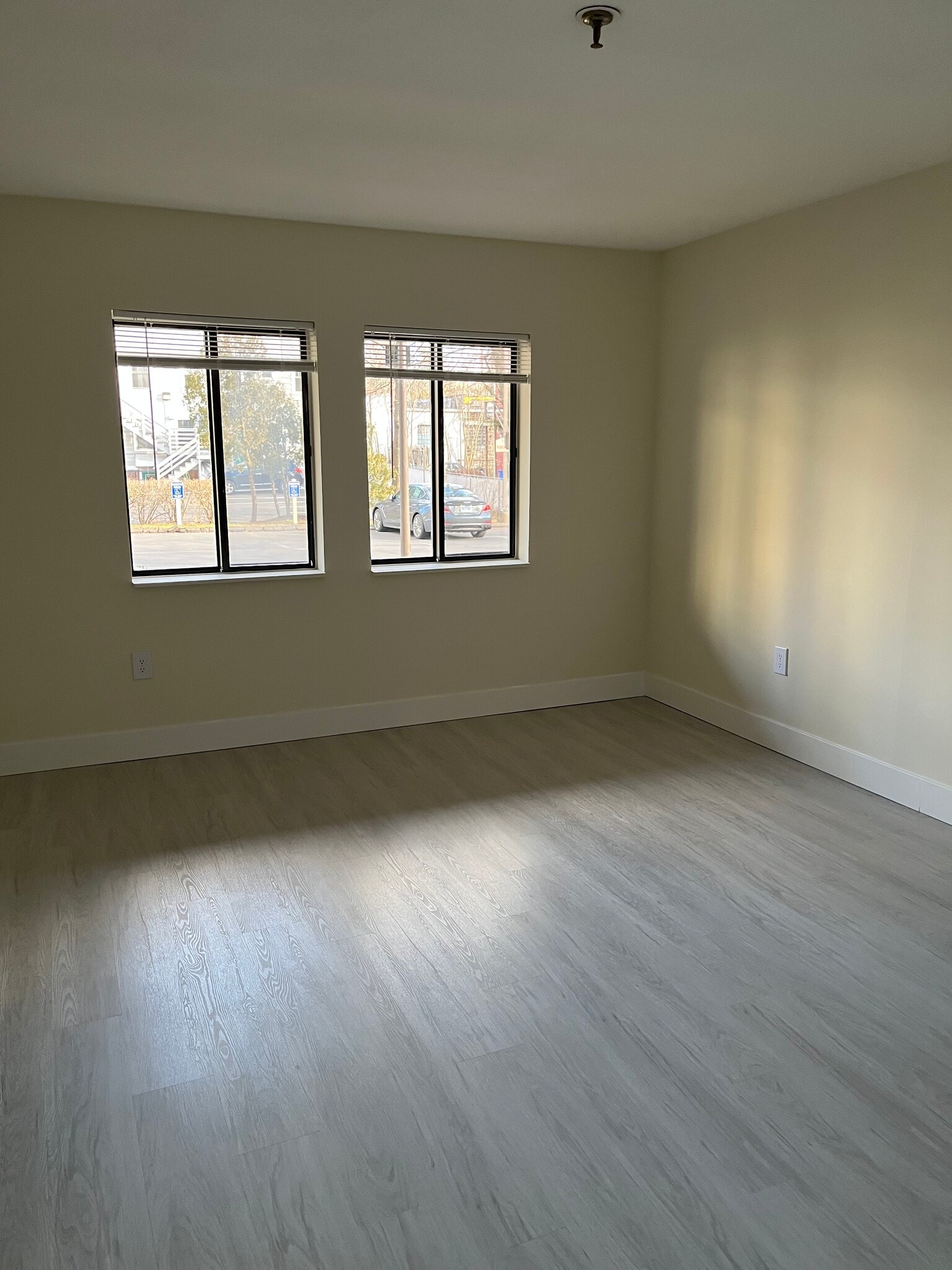 bedroom - 1204 Whitney Ave
