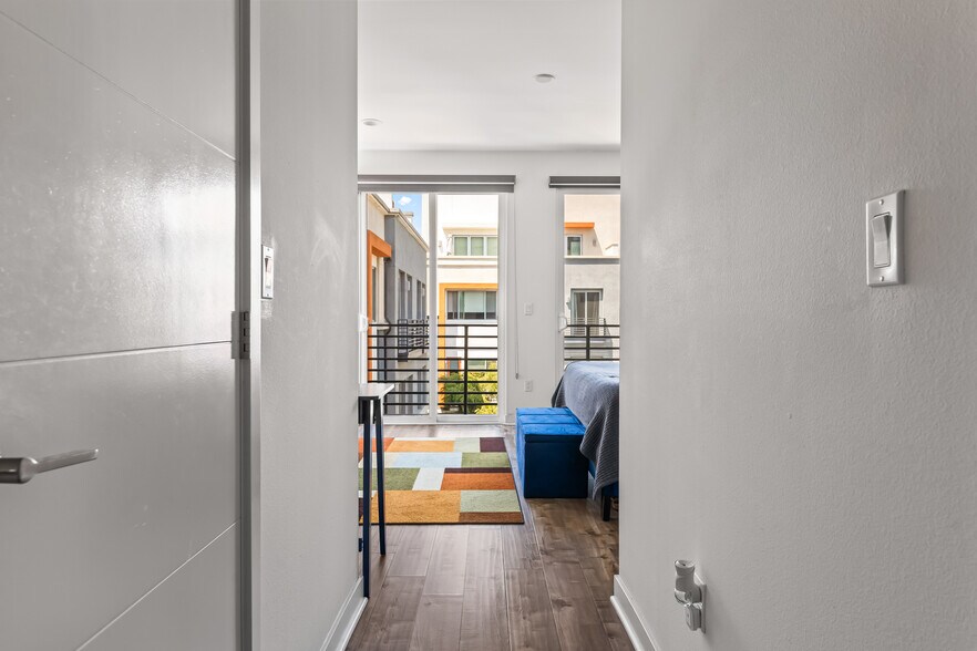 Master bedroom entrance and door to walk-in closest - 215 Elm Ave