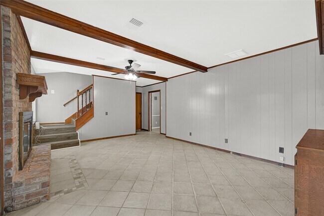 Building Photo - 225 St Cloud Dr