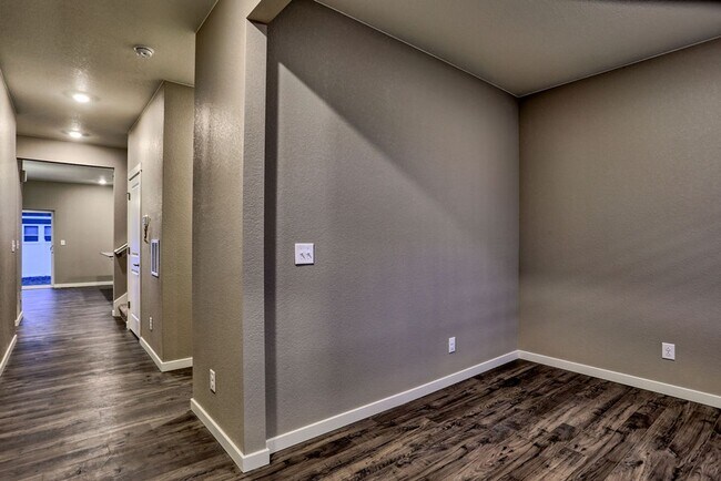 Building Photo - 4 Bedroom home in Windsor