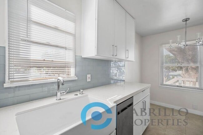 Building Photo - 4217 Meade Ave