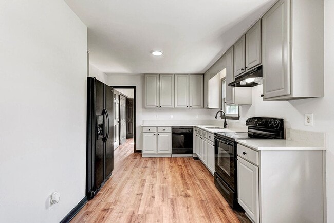 Building Photo - 928 S Willhaven Dr