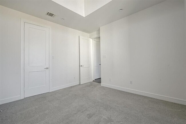 Building Photo - 8930 Spring Knoll Forest Dr