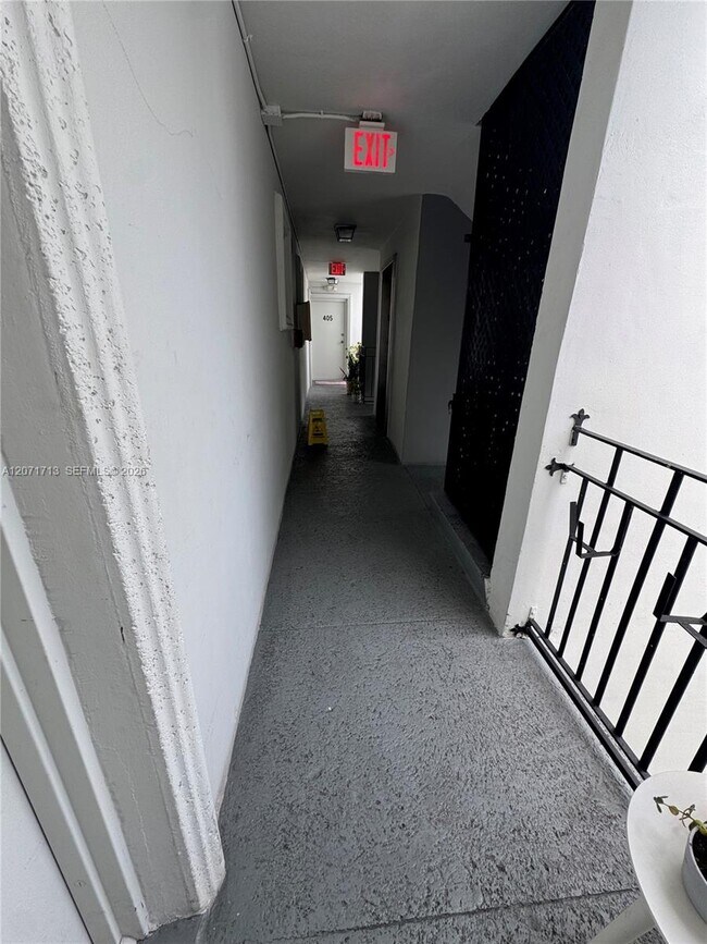 Building Photo - 444 SW 4th St