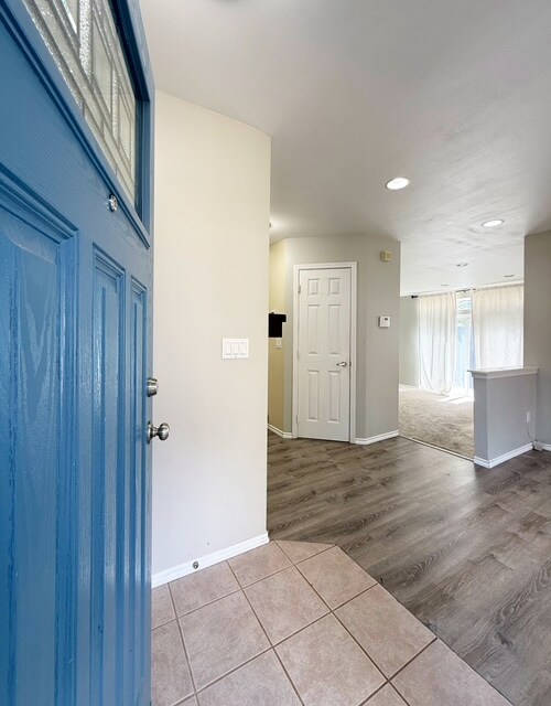 Building Photo - 1059 NW Gladiola Ct
