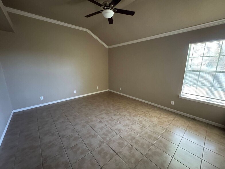 Building Photo - 1310 Powder River Dr