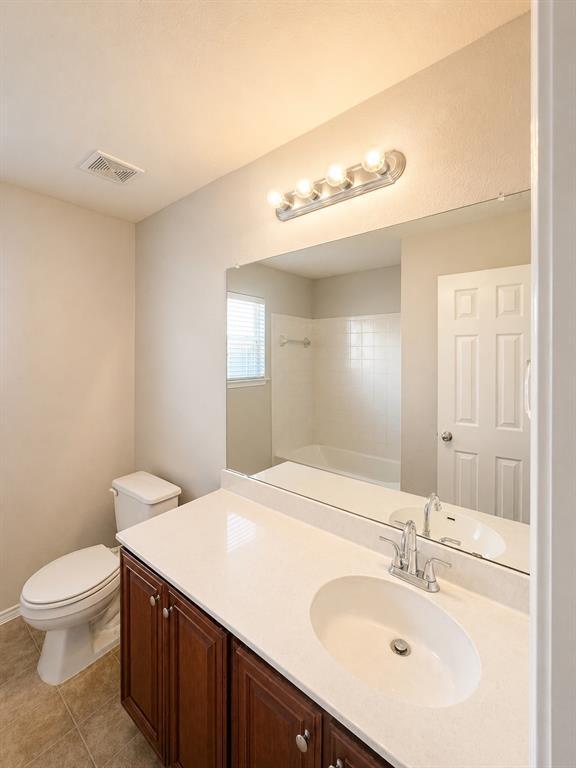 Building Photo - 710 Alamo Plaza Dr