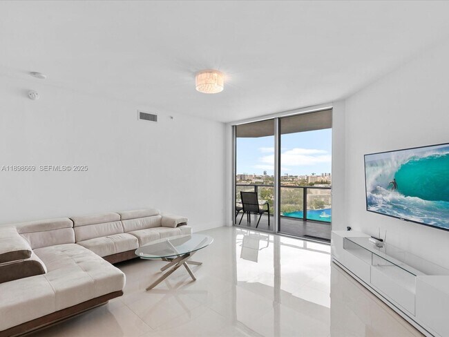 Building Photo - 17301 Biscayne Blvd