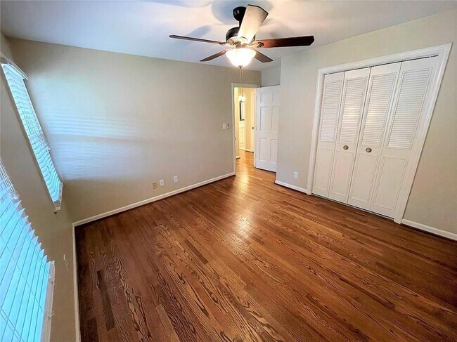 Building Photo - 1150 Falstaff Dr