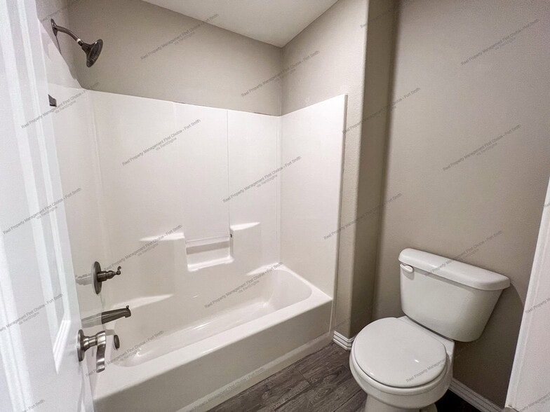Building Photo - 6621 Leightyn Ln