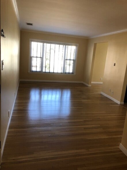 Living room - 1334 E 1st St