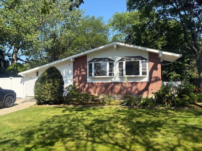 Primary Photo - 161 Fiddler Pl
