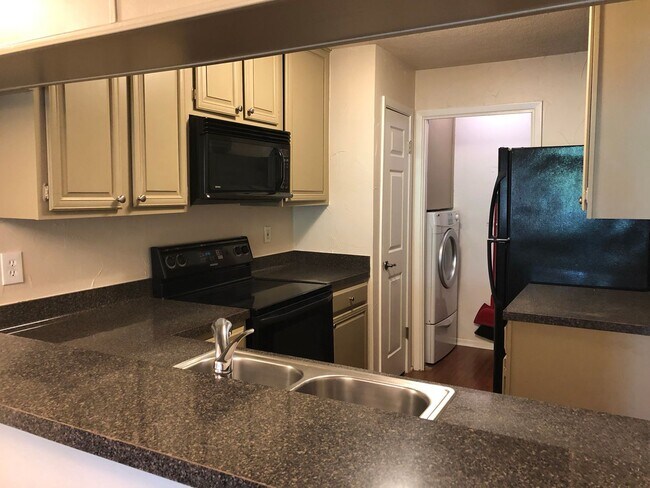 Building Photo - UT PRE-LEASE: 2 BR / 2 BA - Top Floor Unit...