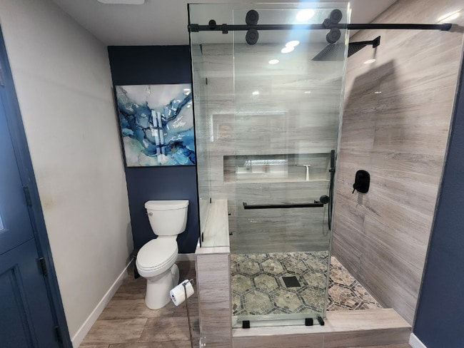 Building Photo - 3207 E Juniper Ave