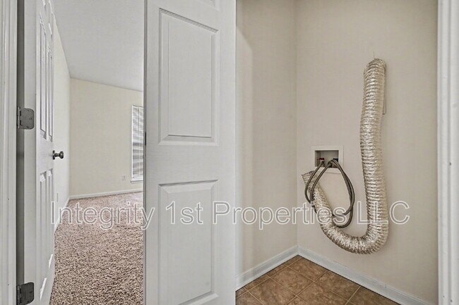 Building Photo - 3645 NW 84th Terrace