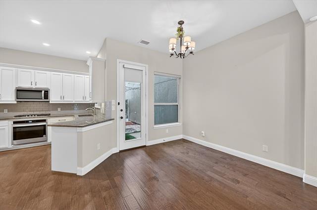 Building Photo - 4224 Riverside Dr