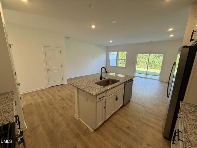 Building Photo - 337 Sweetbay Tree Dr