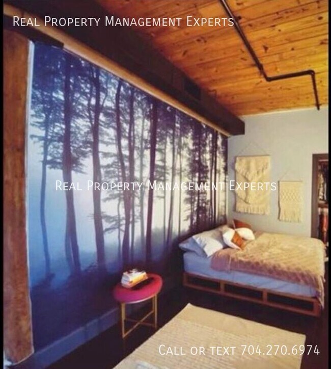 Building Photo - 201 S Hoskins Rd