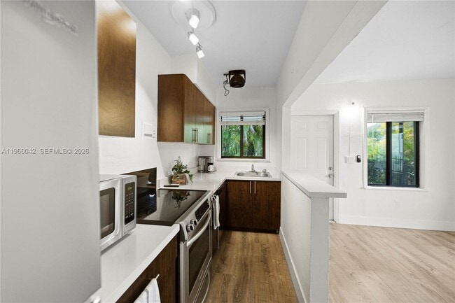 Building Photo - 570 NE 69th St