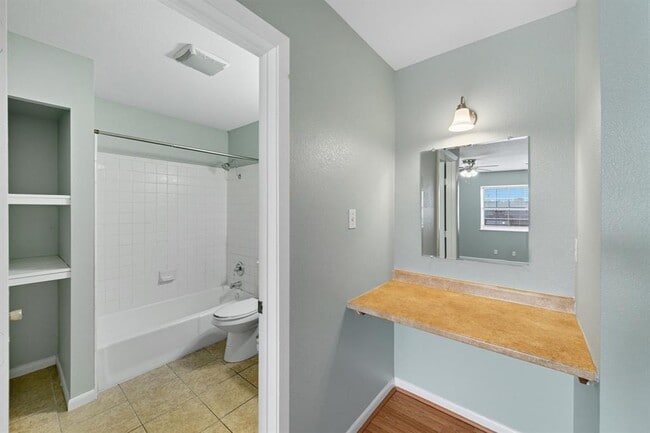 Building Photo - 2206 Mission Hill Dr
