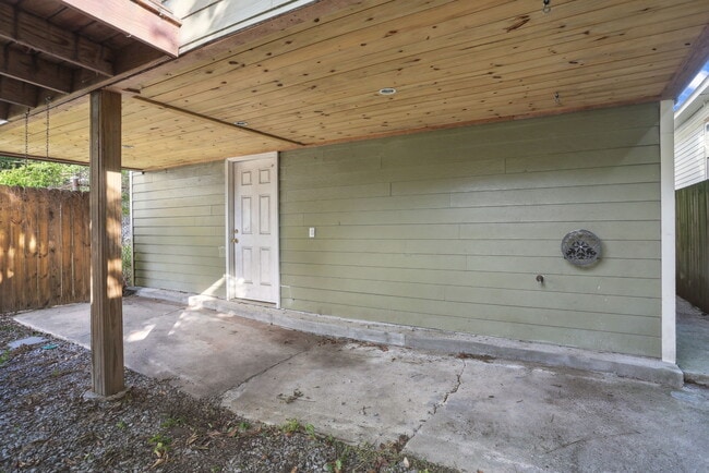 Building Photo - 316 N Miro St
