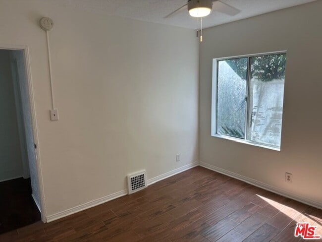 Building Photo - 1601 Stearns Dr