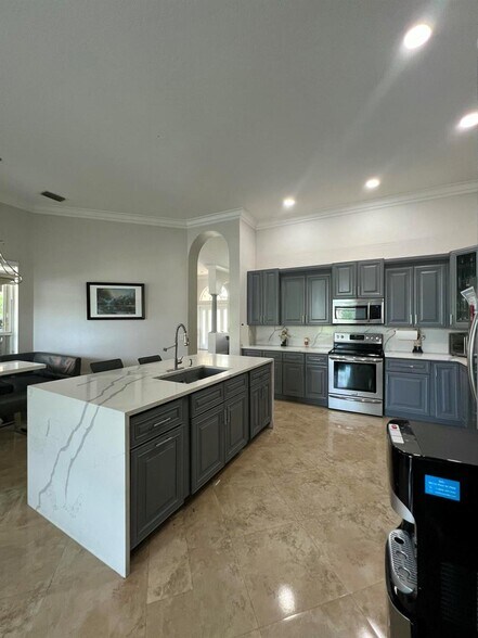 Building Photo - 8252 NW 44th St