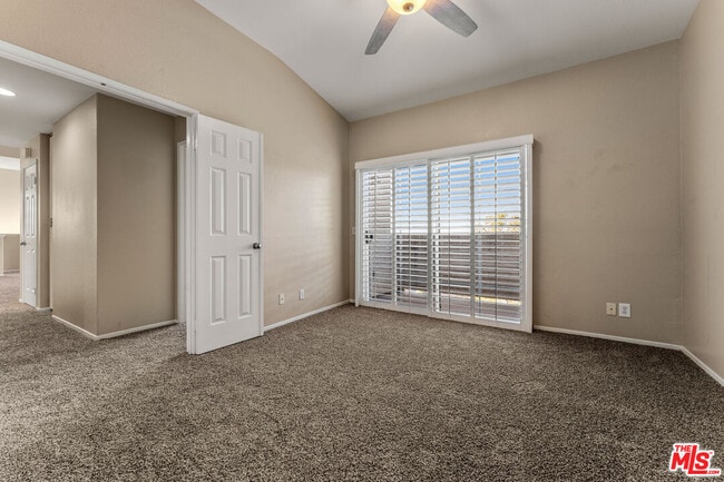 Building Photo - 1010 S Farralon Ln