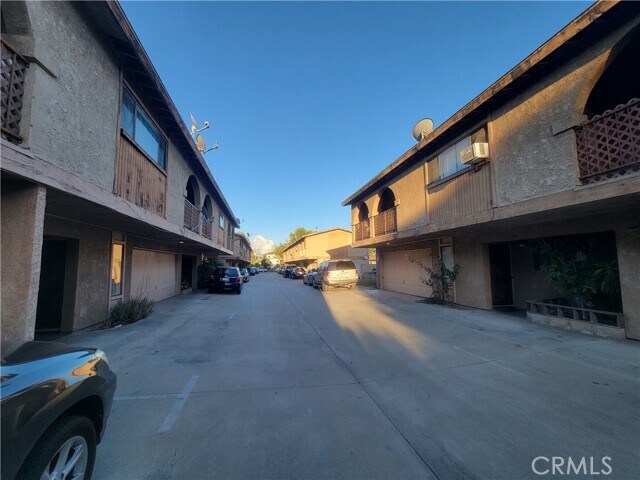 Building Photo - 15005 Indiana Ave