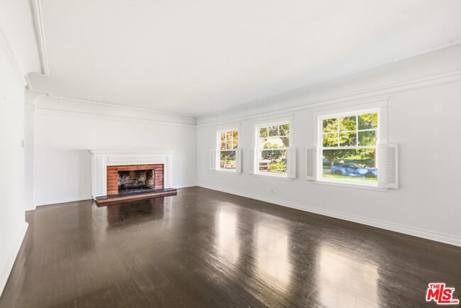 Building Photo - 360 23rd St