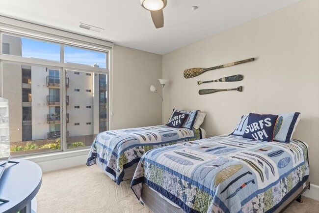 Building Photo - 1019 Costa Pacifica Way