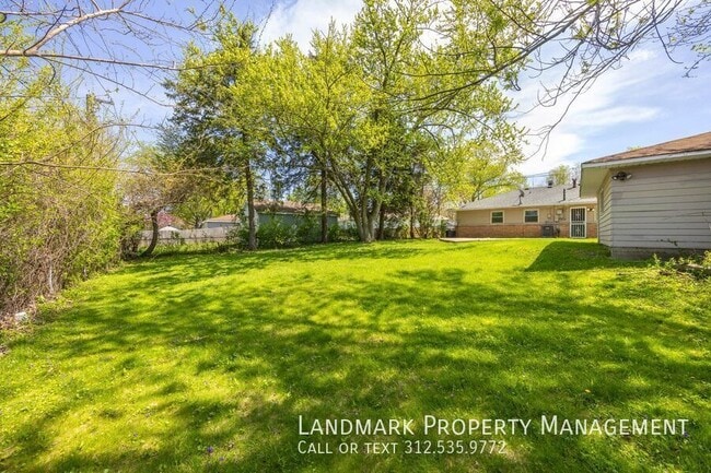 Building Photo - 336 Waldmann Dr