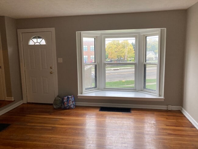 Building Photo - 1356 Huffman Ave