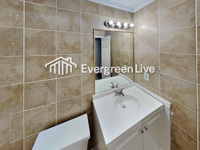 Building Photo - 55 Dove Point