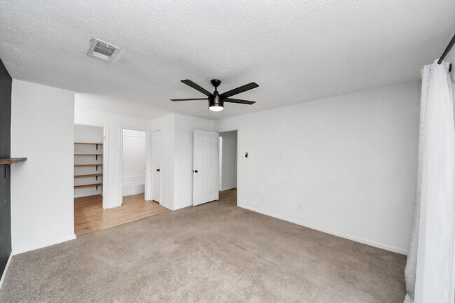 Building Photo - 12755 Mill Ridge Dr