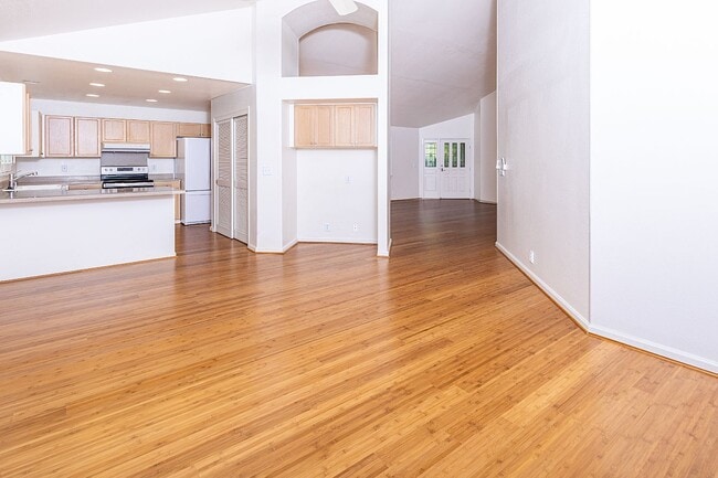 Building Photo - 95-289 Naaualii Pl