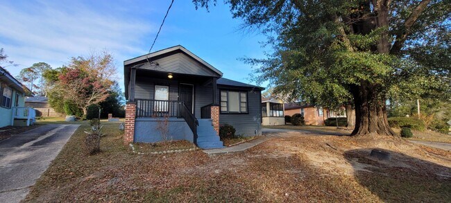 Building Photo - 411 Pinecrest Dr