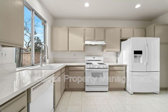 Building Photo - 8265 Gold Coast Dr