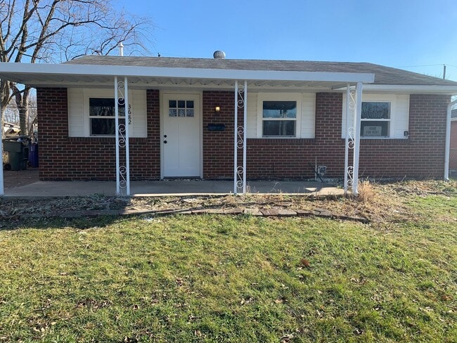 Primary Photo - Stunning 3 Bedroom Home for Rent! SECTION ...