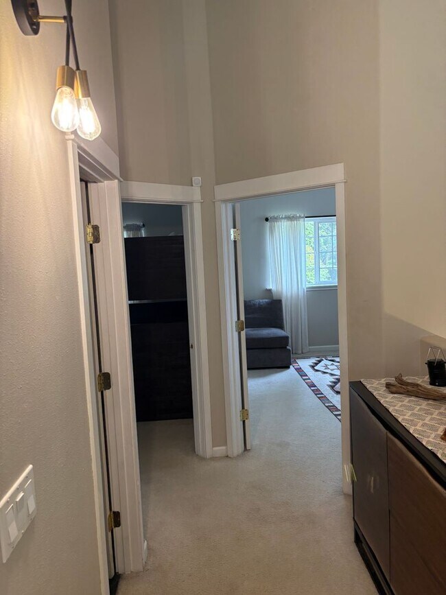 Building Photo - 64633 E Sandy River Ln