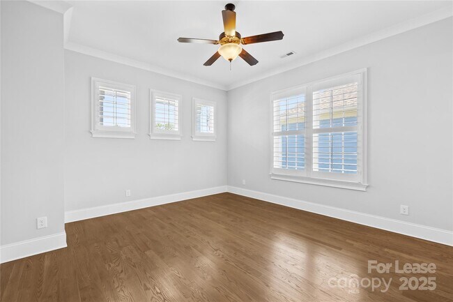Building Photo - 124 Sisters Cove Ct