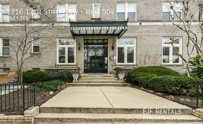 Building Photo - Sun Drenched Top Floor Dupont Circle One B...