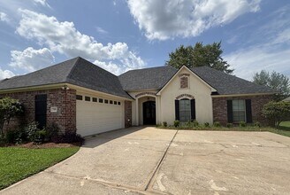 Building Photo - GATED COMMUNITY OFF SLIGO ROAD IN SOUTH BOSSIER (10 Miles from Barksdale Air Force Base)